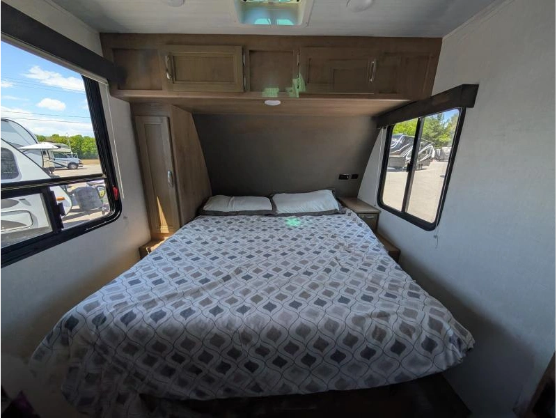 Winnebago Micro Minnie 2108fbs 2020 alt