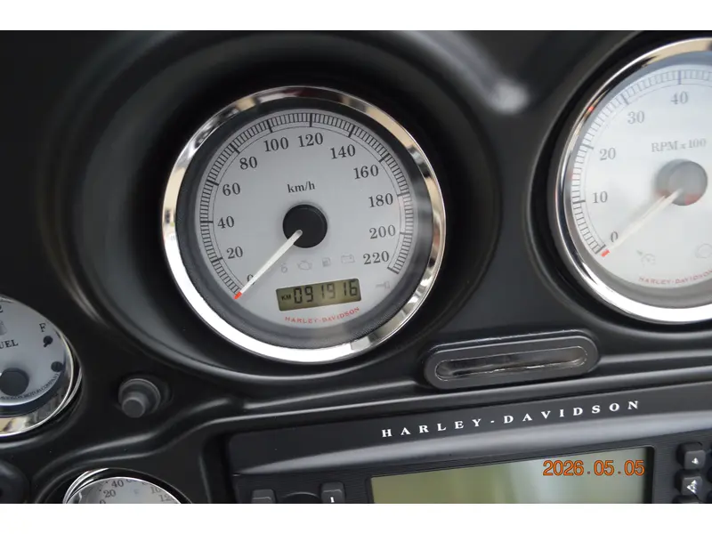 2011 Harley-Davidson FLHX thumbnail 7