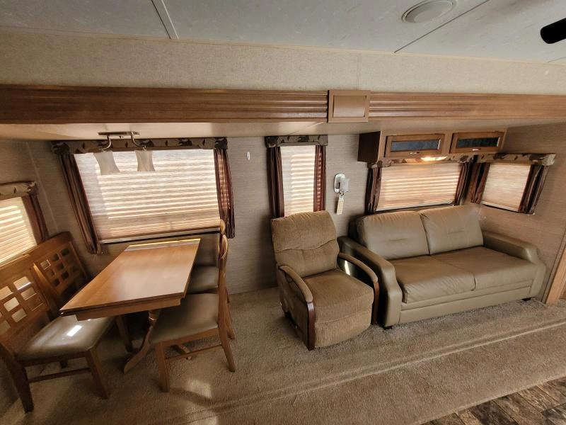 Coachmen Catalina 39fl 2015 alt