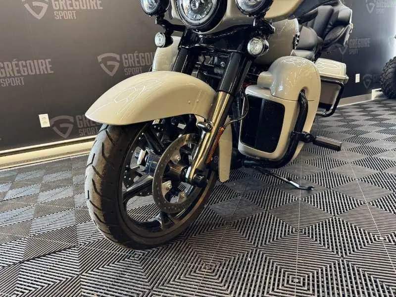 2020 Harley-Davidson FLHTKSE CVO ULTRA LTD ABS 117 thumbnail 17