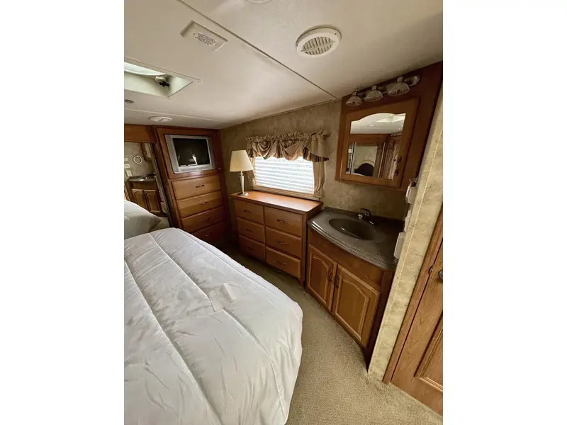 2008 Keystone RV MONTANA BIG SKY 340 RLQ thumbnail 17