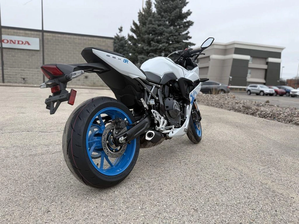 2026 Suzuki Gsx-8r alt