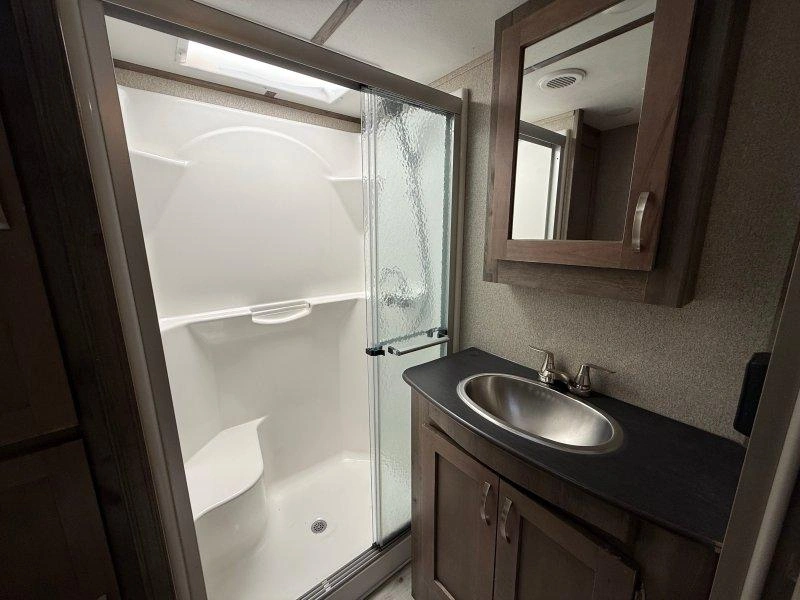 2019 Keystone Rv Sprinter 3530fwden alt