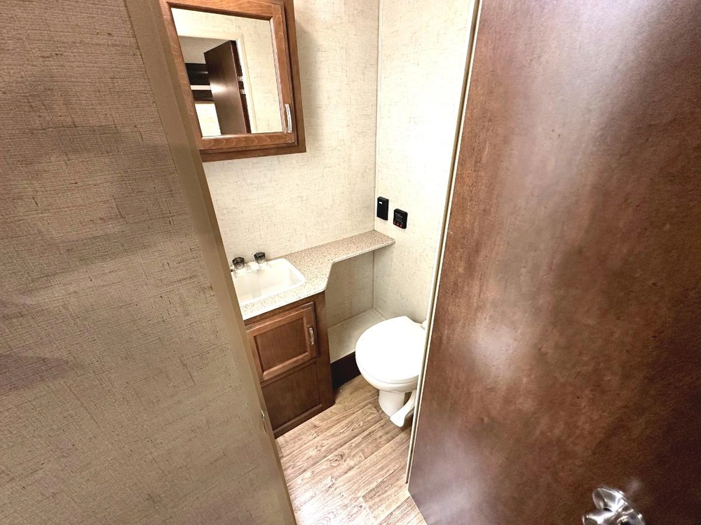 2018 Venture Rv Sonic Lite 167vms alt