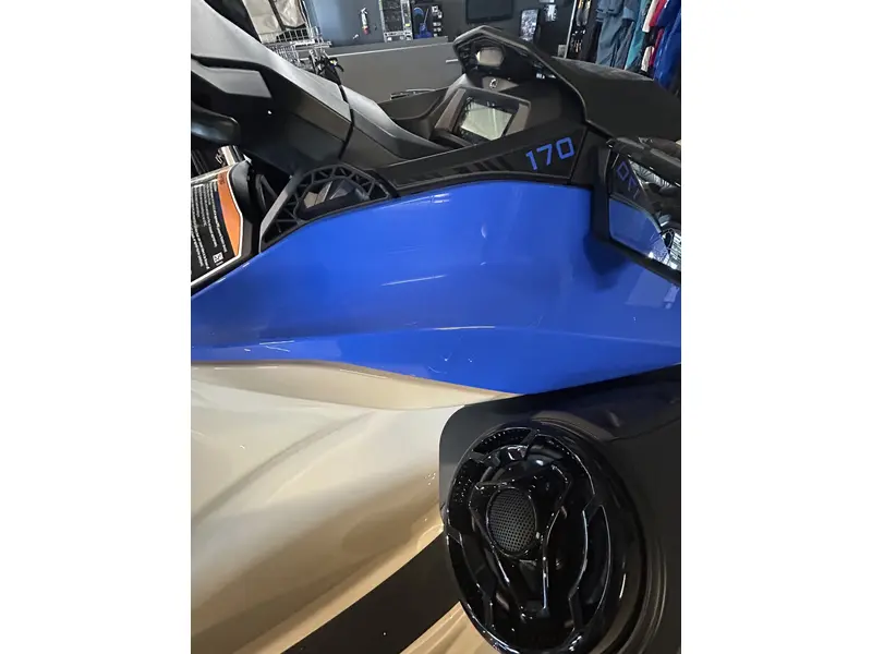 2026 Sea-Doo WAKE 170 (Sound system) thumbnail 6