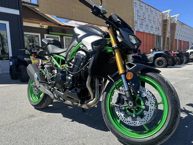 2026 Kawasaki Z900 SE thumbnail 2