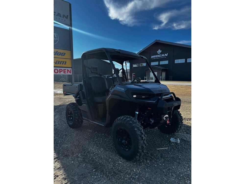 2026 Can-am Defender Xt Hd11 With 10.25" alt