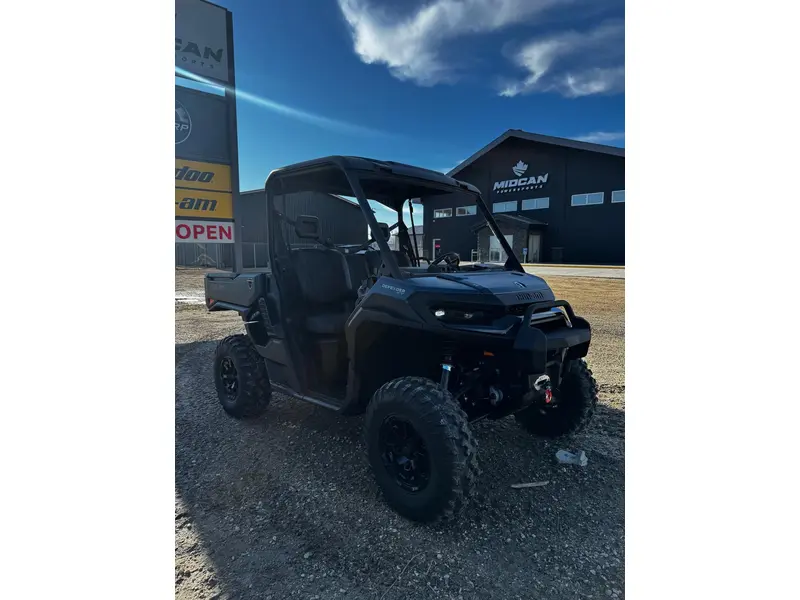2026 Can-Am Defender XT HD11 with 10.25" thumbnail 4