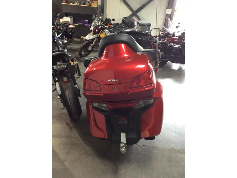 2017 Honda GOLDWING 1800 thumbnail 4