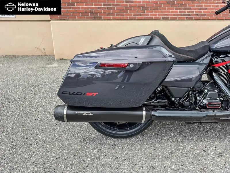 2026 Harley-Davidson FLTRXSTSE - CVO™ Road Glide® ST thumbnail 7