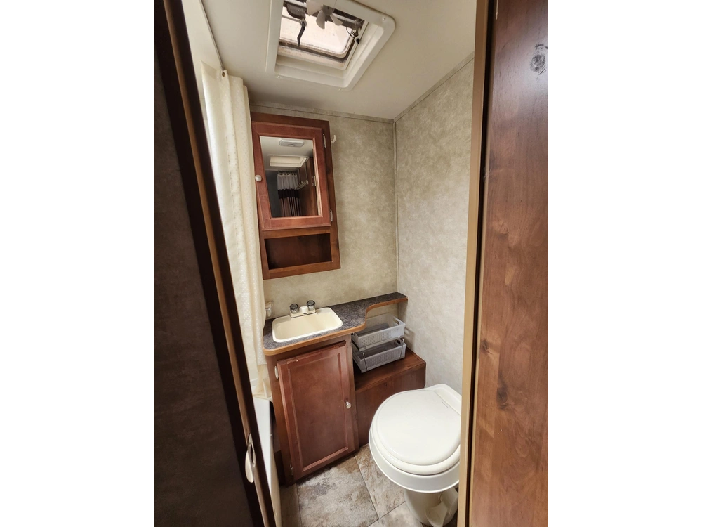 Gulf Stream Streamlite 24 Rbh 2015 alt