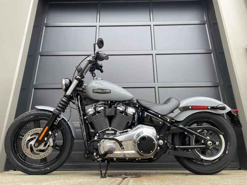 2026 Harley-Davidson FXBB - Street Bob® thumbnail 9