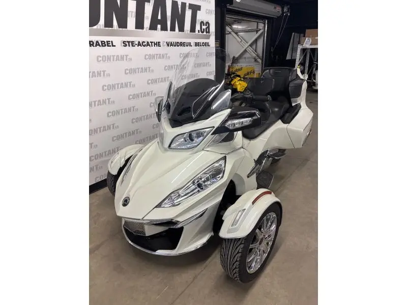 2016 Can-Am Spyder RT Limited thumbnail 2