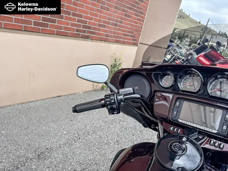 2018 Harley-Davidson FLHTKSE - CVO™ Limited thumbnail 15
