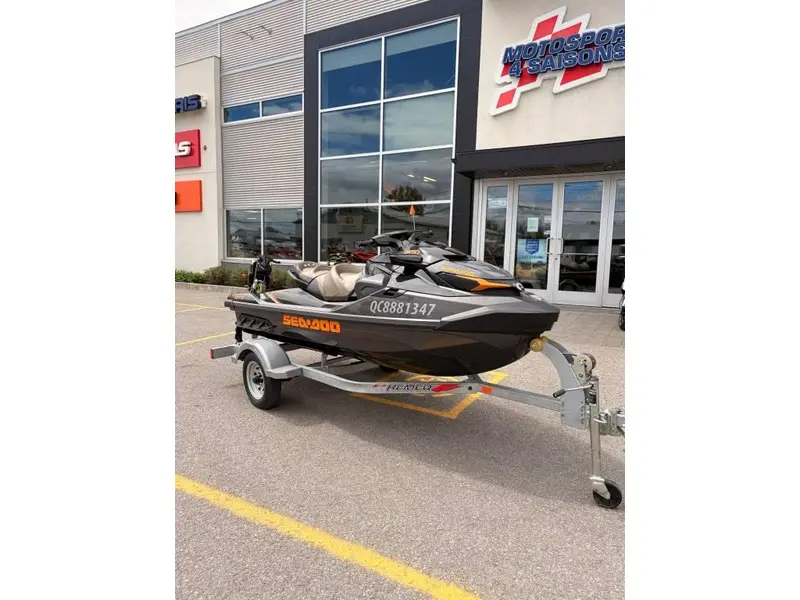 2023 Bombardier SEA DOO GTX 300 thumbnail 2