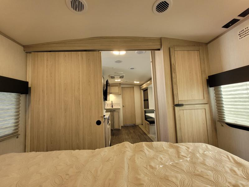 2022 Cruiser RV Shadow Cruiser thumbnail 20