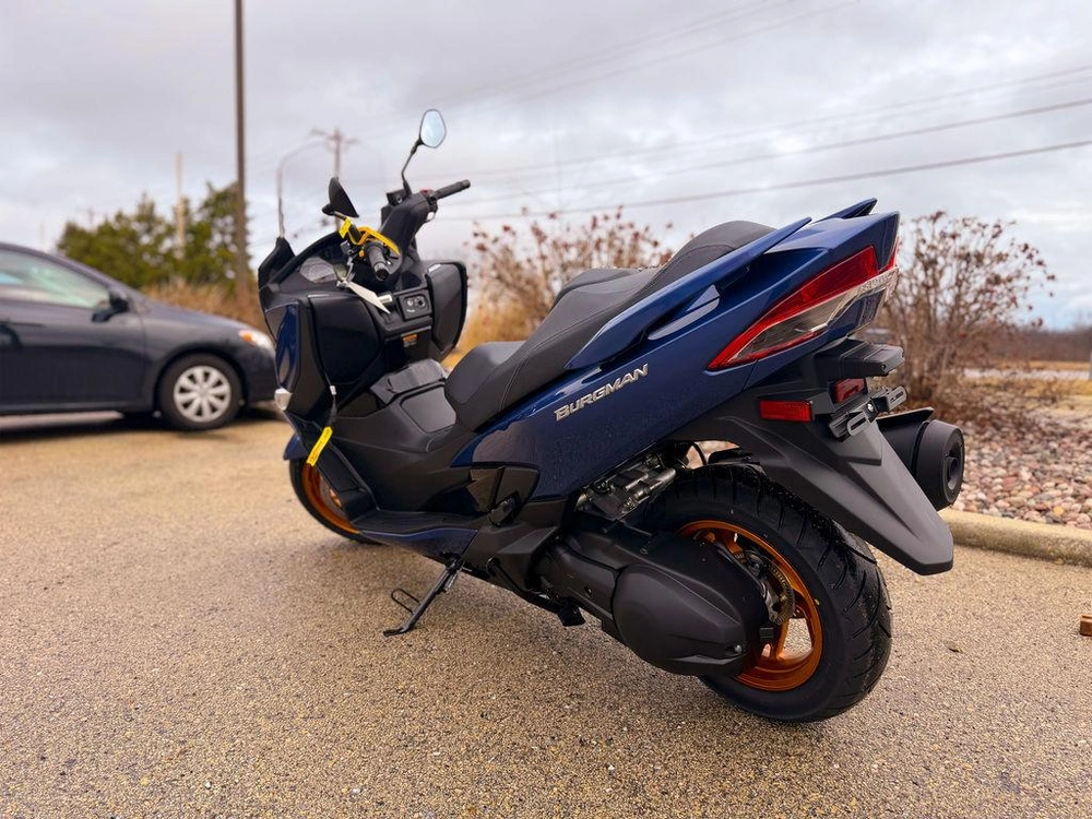 2026 Suzuki Burgman 400 alt