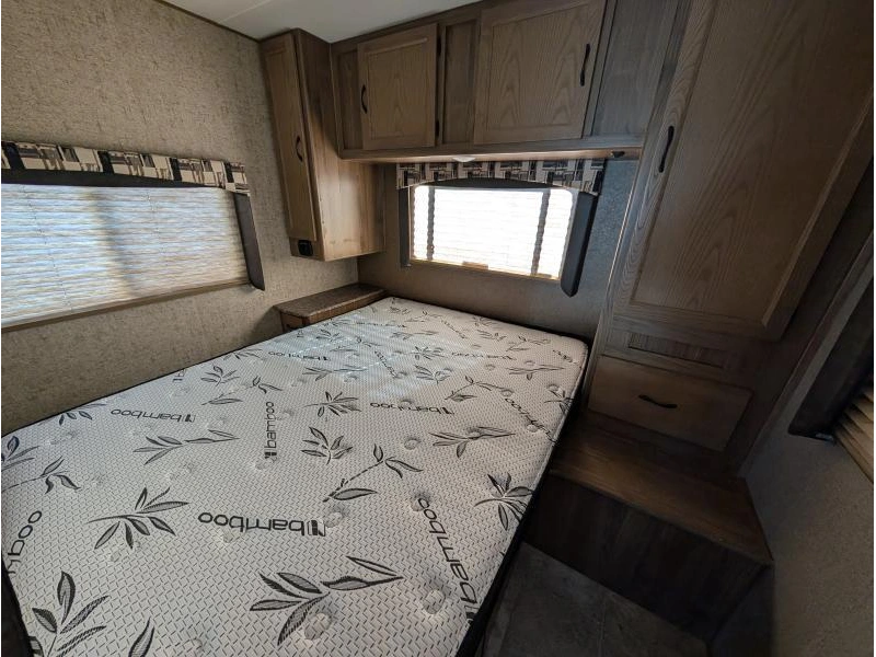 Coachmen Freelander 27qb 2018 alt