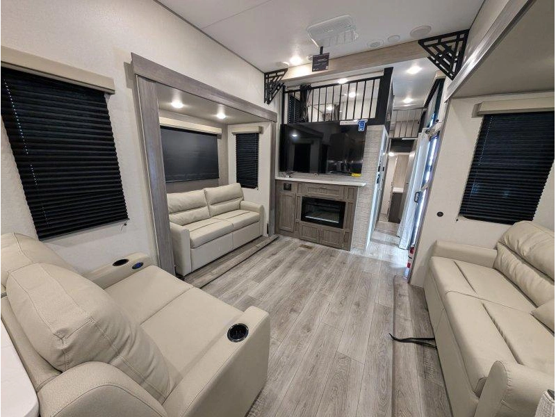 Coachmen Catalina 44condo 2026 alt