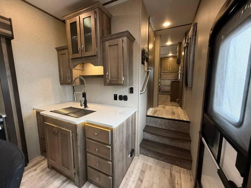 2019 Keystone Rv Sprinter 3530fwden alt