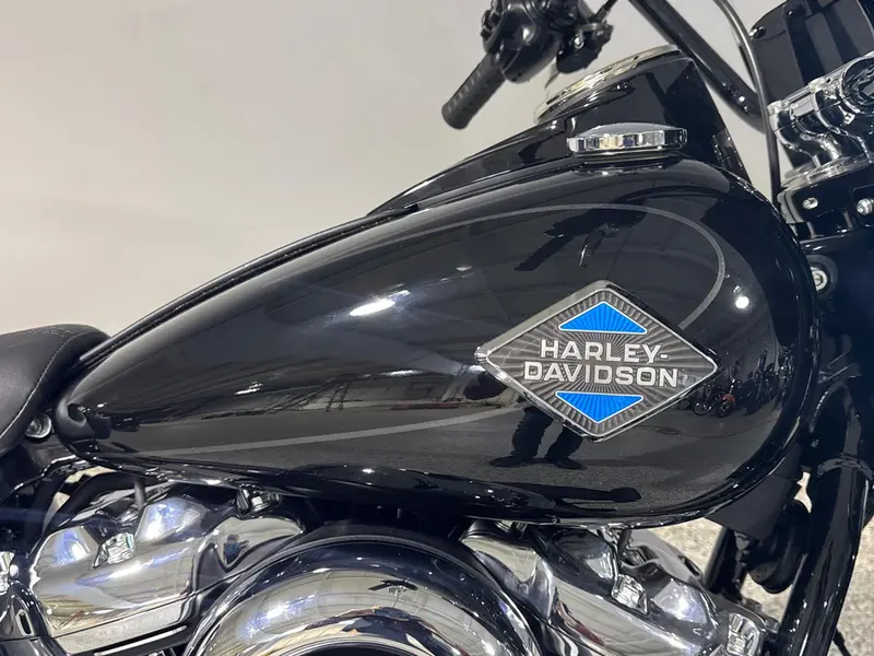 2026 Harley-Davidson FLHC - Heritage Classic thumbnail 4