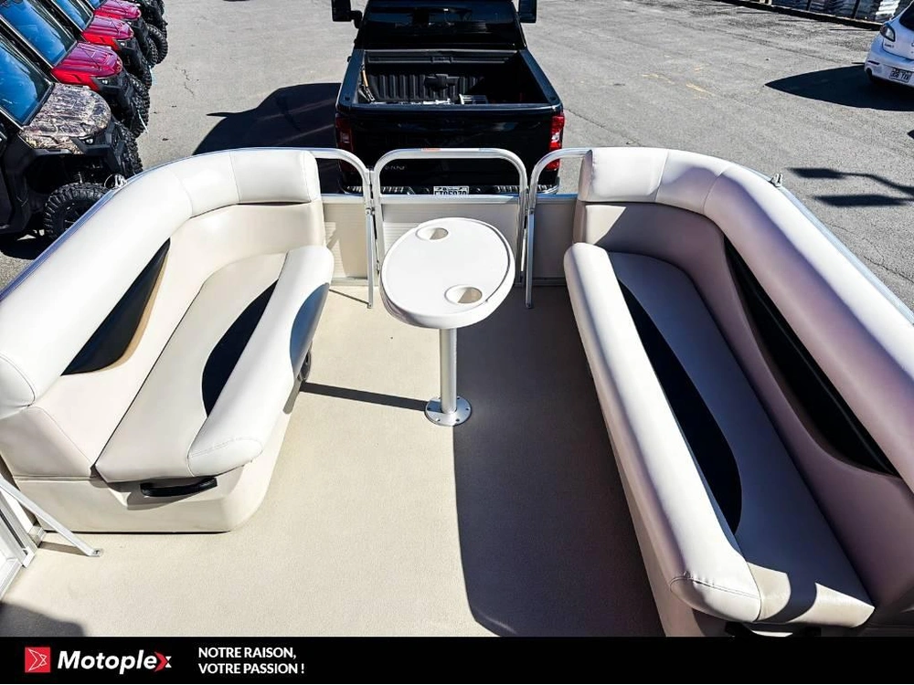 2010 Princecraft Vectra 21 Campeur alt