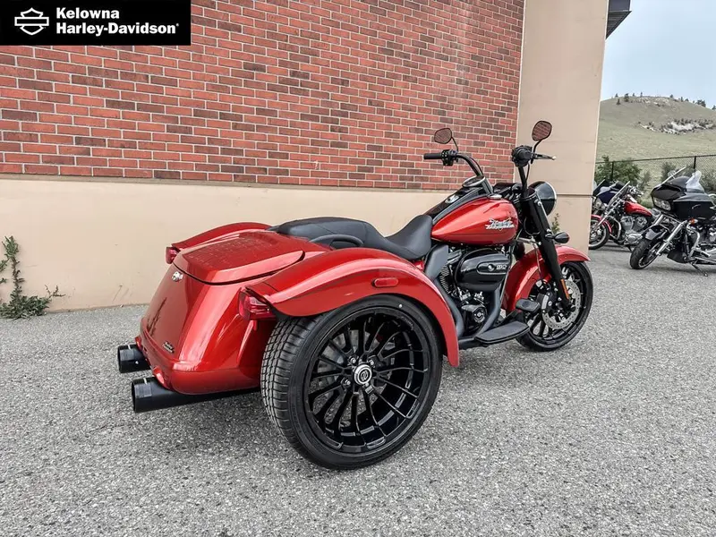 2025 Harley-Davidson FLRT - Freewheeler® thumbnail 4