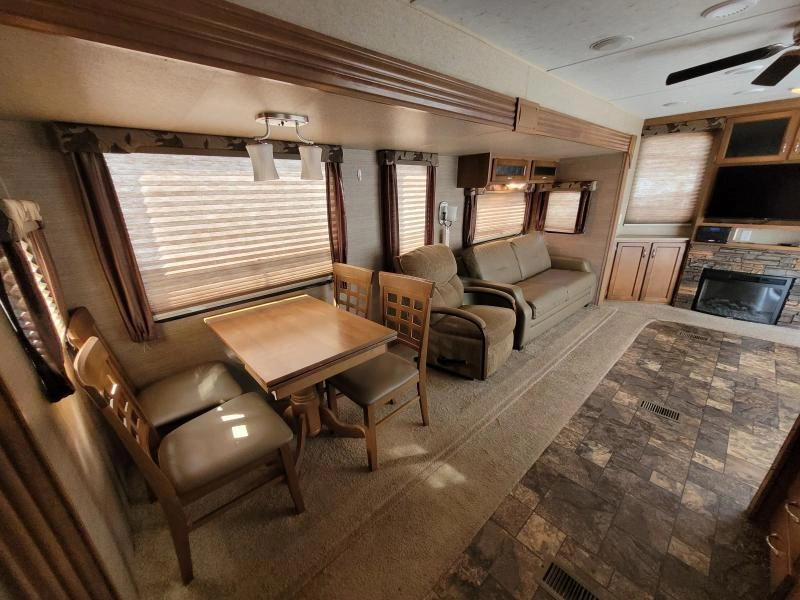 Coachmen Catalina 39fl 2015 alt