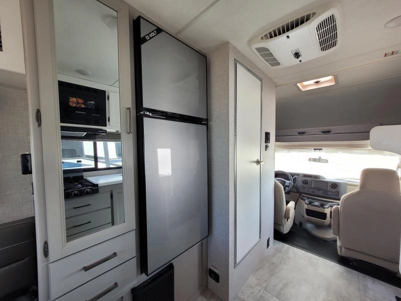 Thor Motor Coach Echelon Lc19 2025 alt