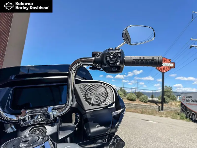 2026 Harley-Davidson FLTRX - Road Glide® thumbnail 16