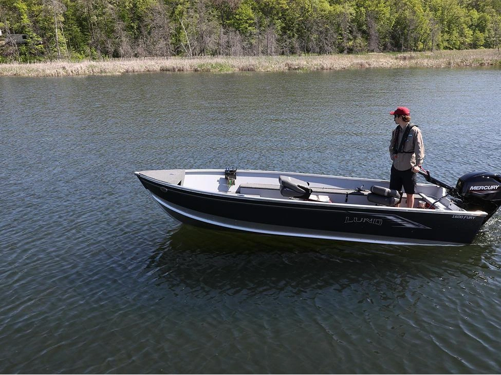 2025 Lund 1600 Fury Ss alt
