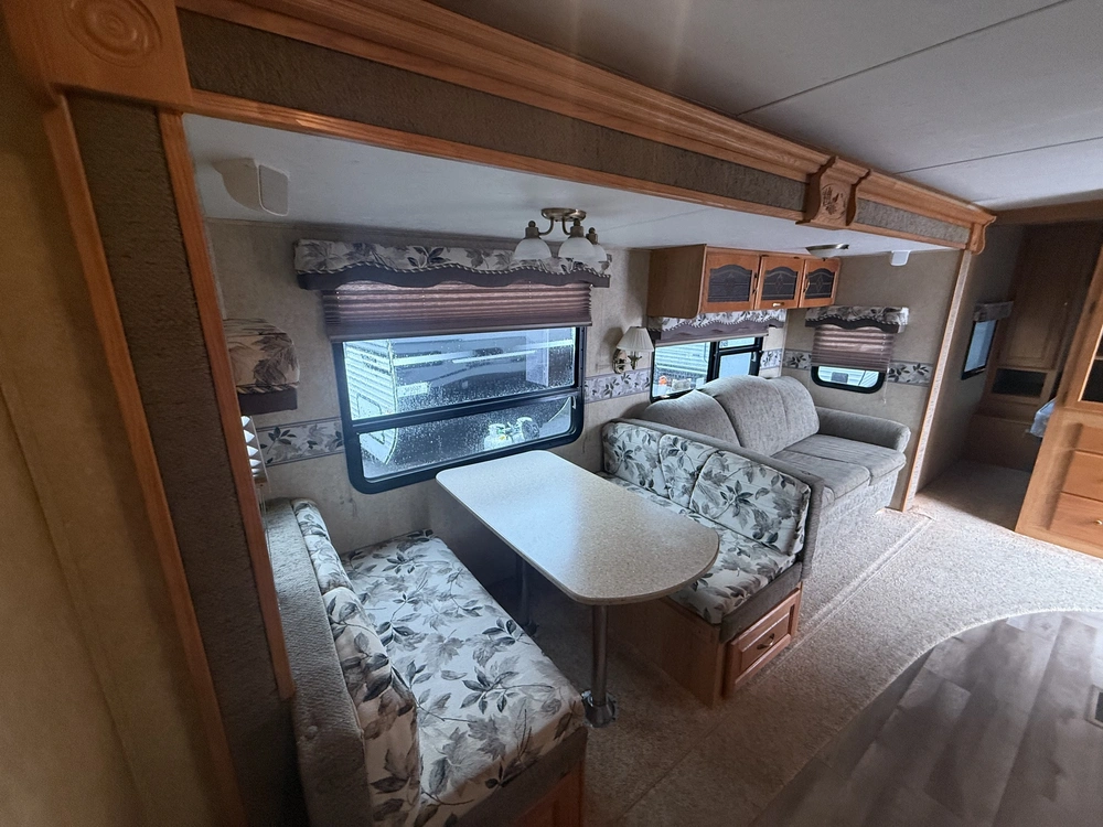 2006 Forest River Sandpiper 321bht alt