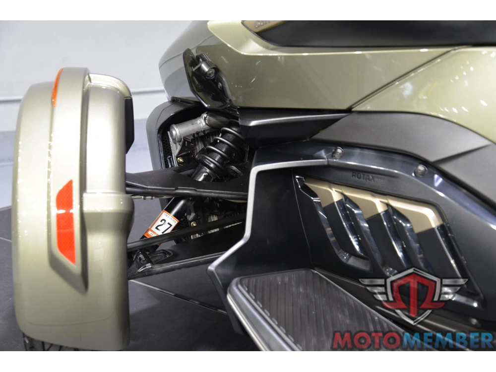 2021 Can-am Spyder Rt Sea-to-sky alt