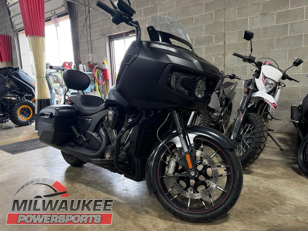 2021 Indian Motorcycle Challenger® Dark Horse Thunder Black Smoke alt