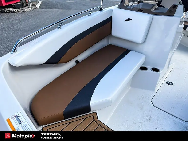2025 Starcraft SVX 171 OB 90HP  deck boat bateau Ponté thumbnail 16