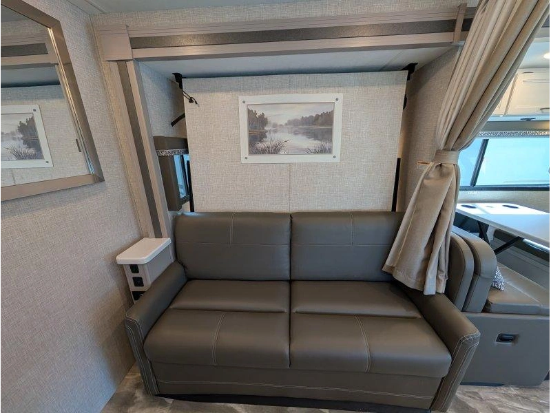 Thor Motor Coach Echelon Mb24 2024 alt