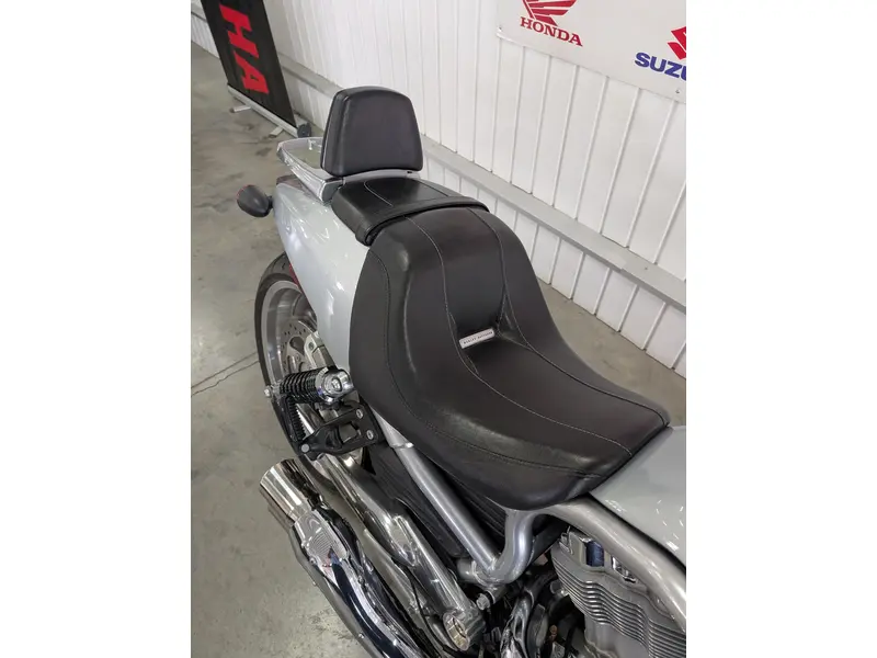 2012 Harley-Davidson V-ROD thumbnail 7
