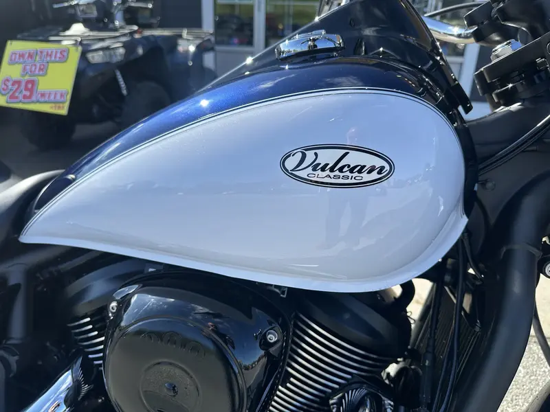 2026 Kawasaki Vulcan 900 Classic thumbnail 10