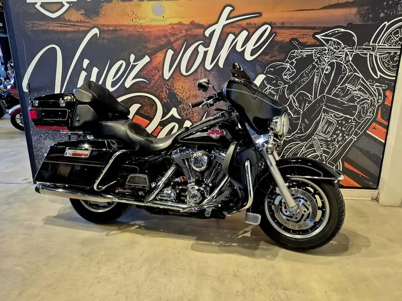 2007 Harley-Davidson FLHTC Electra Glide thumbnail 4