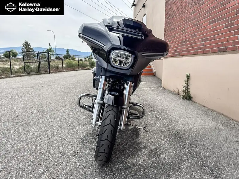 2026 Harley-Davidson FLHX - Street Glide® thumbnail 2