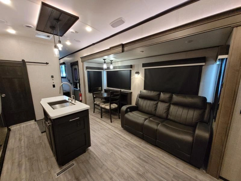 Jayco North Point 377rlbh 2022 alt
