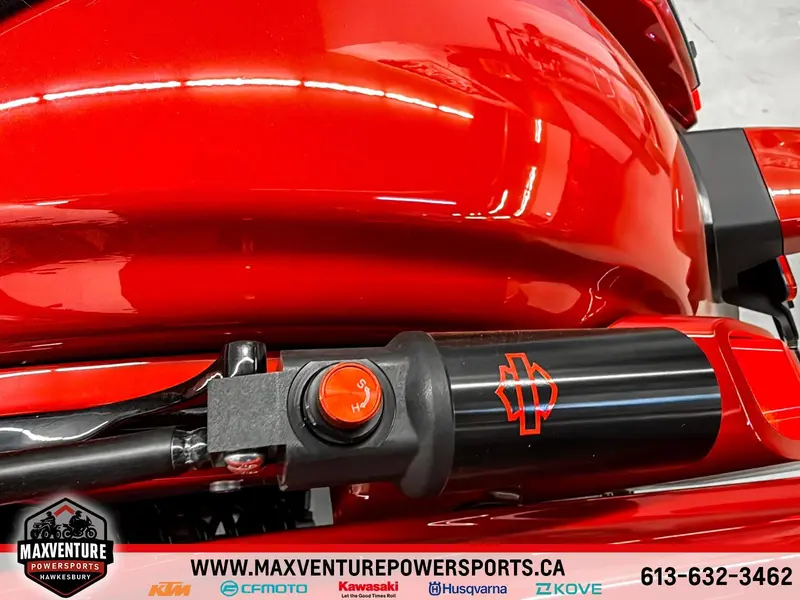 2025 Harley-Davidson ROAD GLIDE CVO ST thumbnail 15