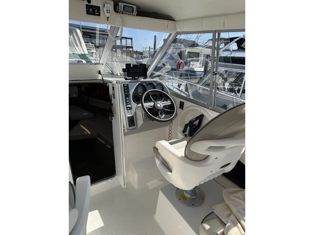 2010 Campion 682 Explorer alt