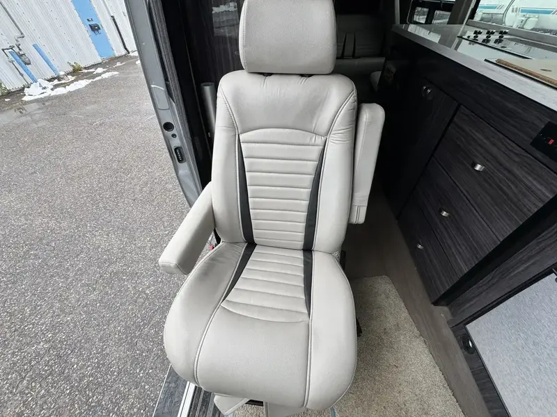 2022 Winnebago ERA 70B thumbnail 11