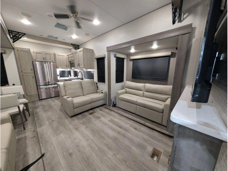 Coachmen Catalina 44condo 2026 alt