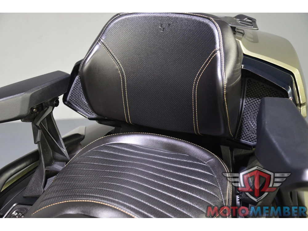 2021 Can-am Spyder Rt Sea-to-sky alt