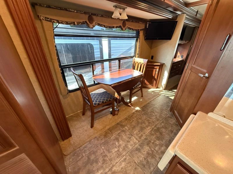 Thor Motor Coach Challenger 37kt 2015 alt