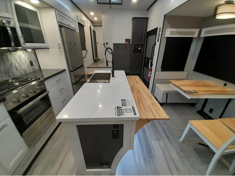 Forest River Cedar Creek 380rl 2024 alt