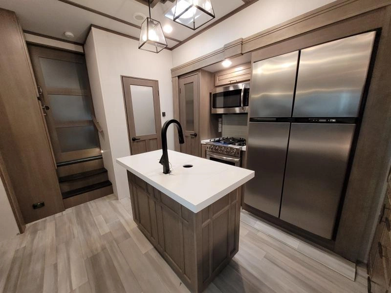 Grand Design Solitude 380fl 2023 alt
