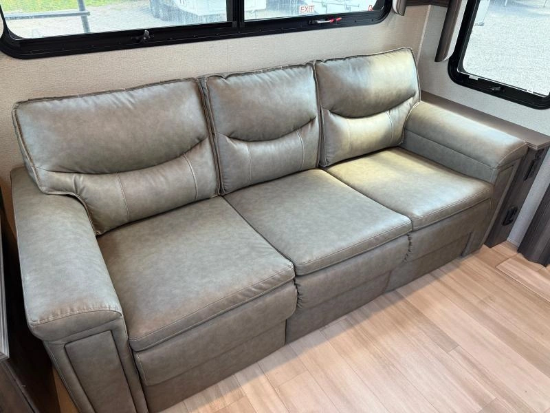Grand Design Solitude 378mbs 2022 alt